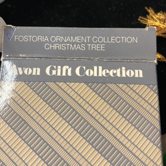 Avon Vintage 1985 Fostoria Ornament Collection Christmas Tree - Picture 4 of 7